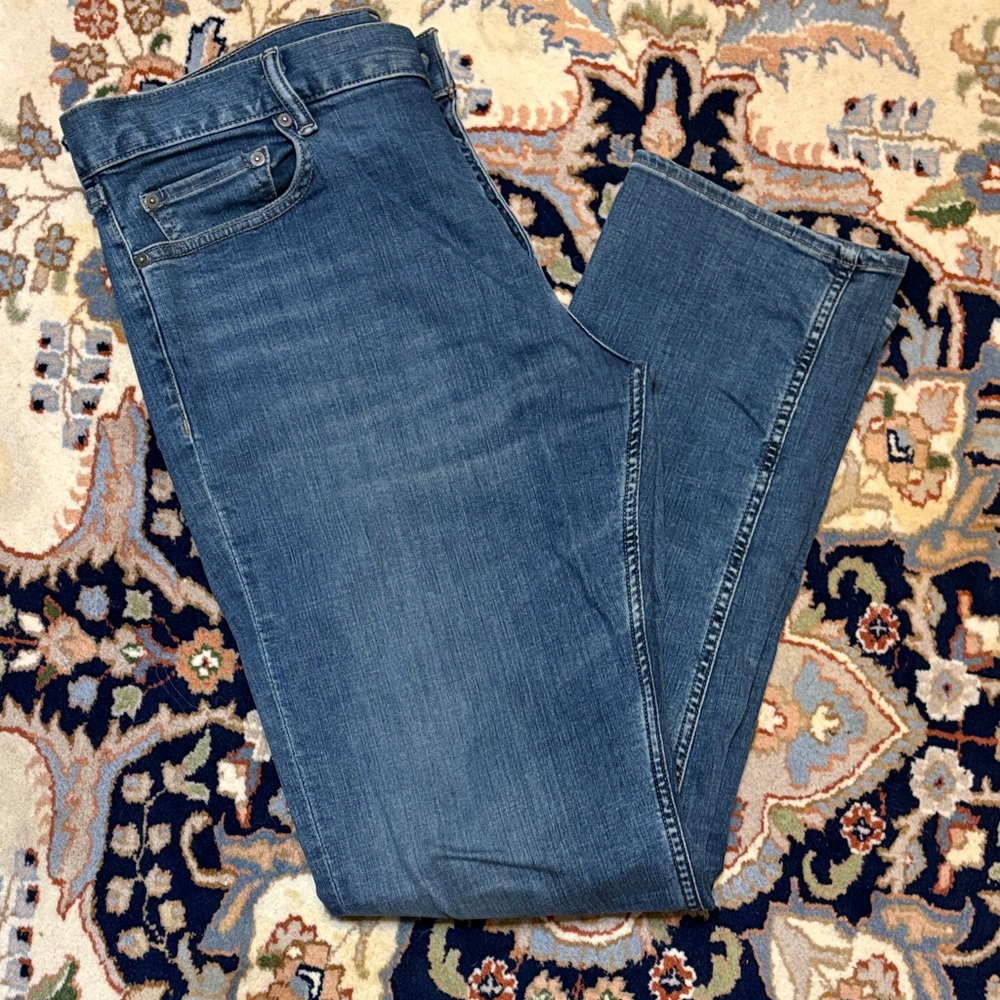 Banana Republic Women's Straight Leg Jeans in Blue